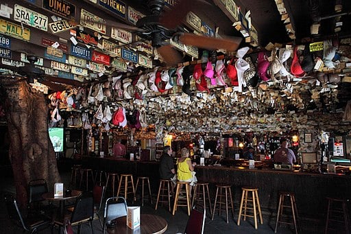 Captain_Tonys_Saloon_-_Interior_-_Key_West_FL_2011