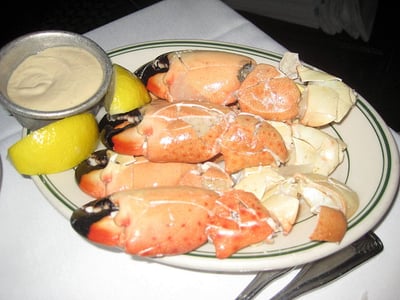 640px-JoesStoneCrabs
