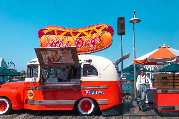 Food-Truck-Hotdog-600px--piqsels.com-id-ijmeo