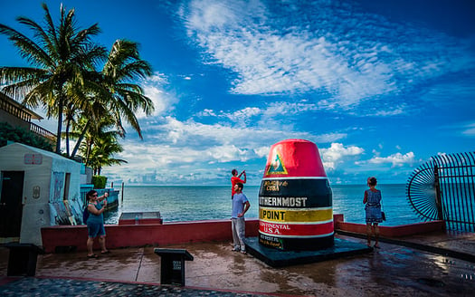 640px-Southernmost_Point_Todd_Feit_Conchtastic_Key_West