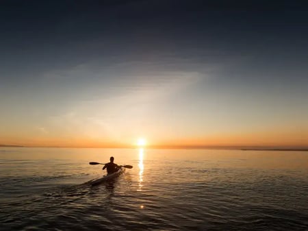 piqsels.com-id-svvjd Night time Kayak